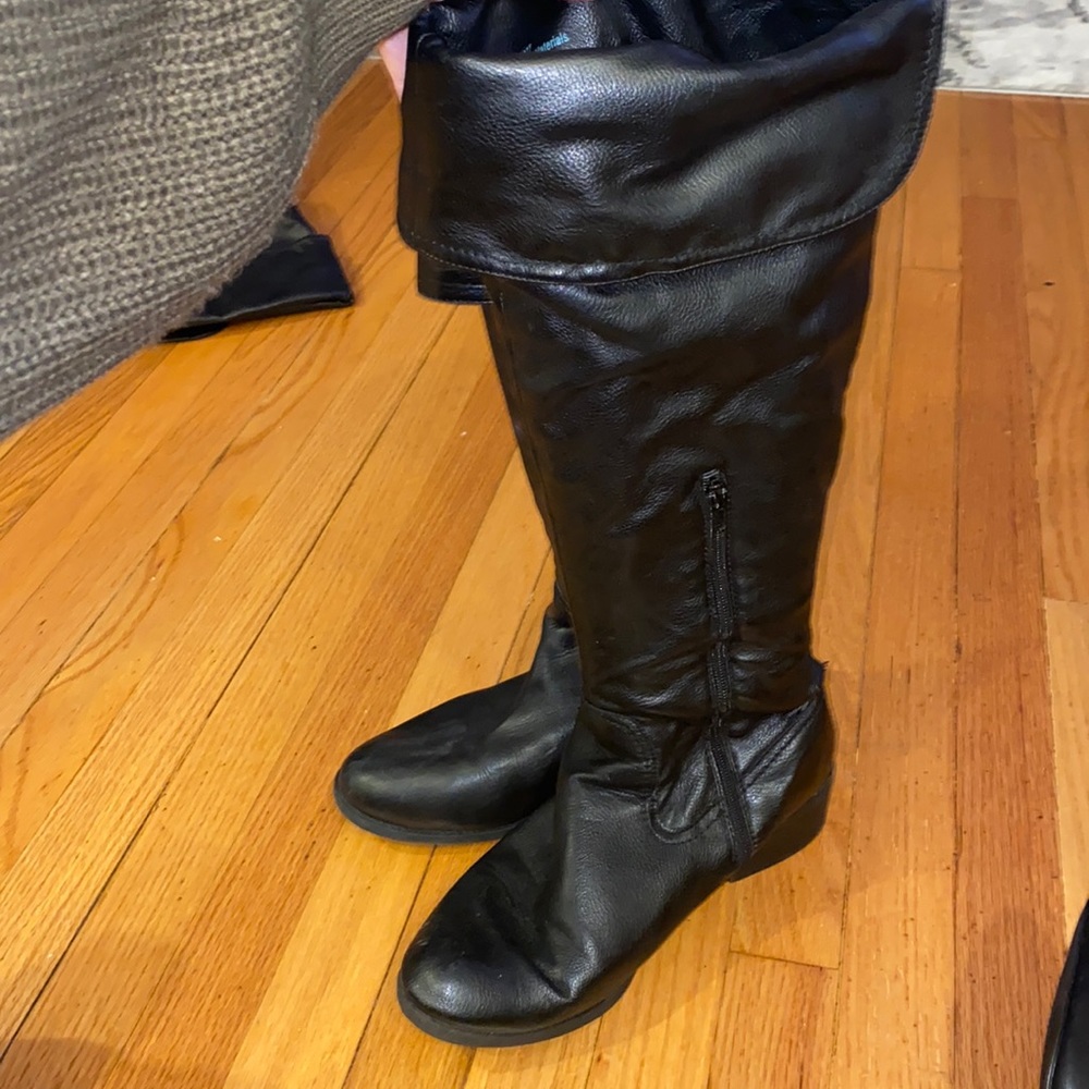 Like-new black boots womens size 12 Vince Camuto